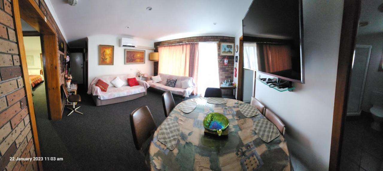 Traplins Accomodation Lakes Entrance Buitenkant foto