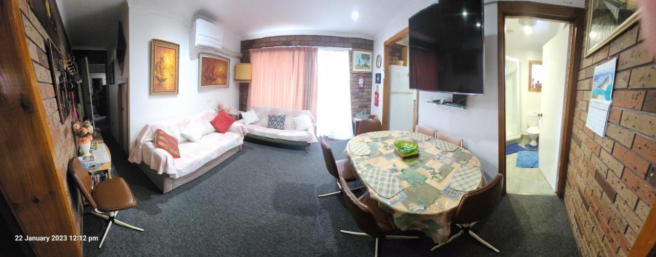 Traplins Accomodation Lakes Entrance Buitenkant foto
