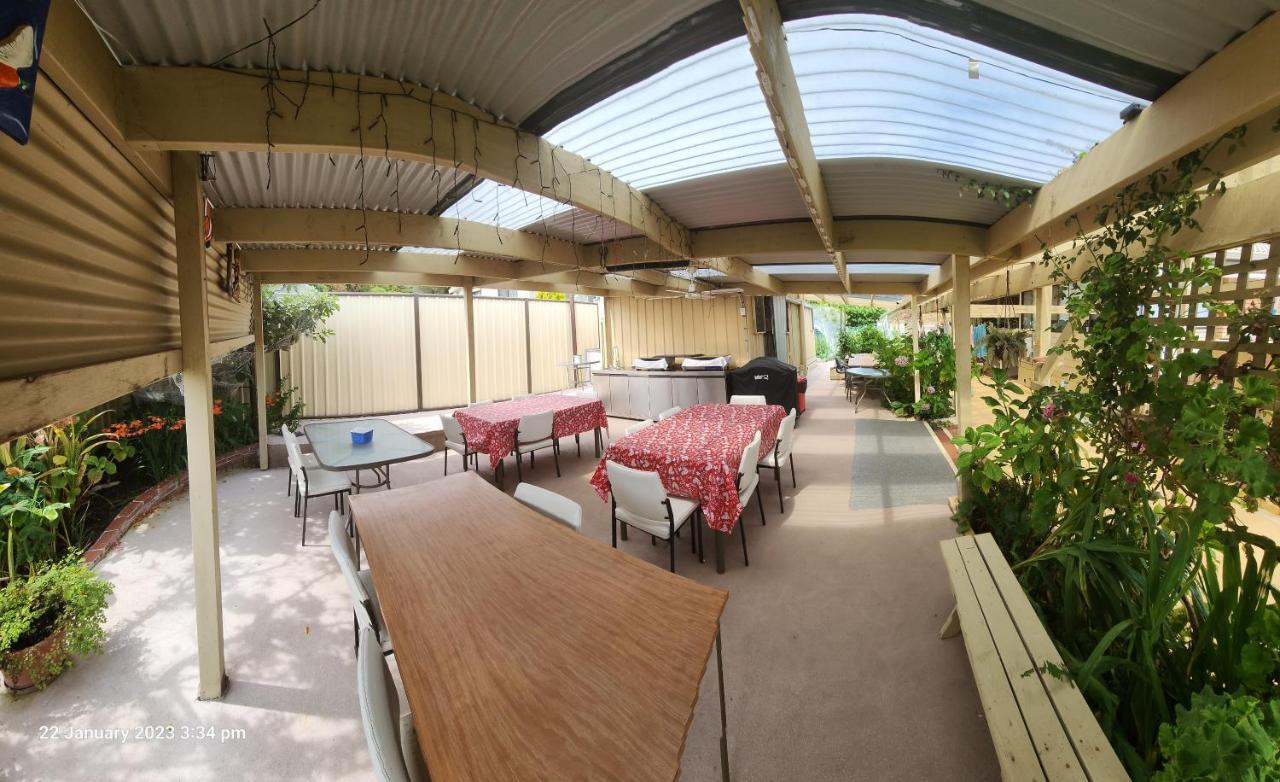 Traplins Accomodation Lakes Entrance Buitenkant foto